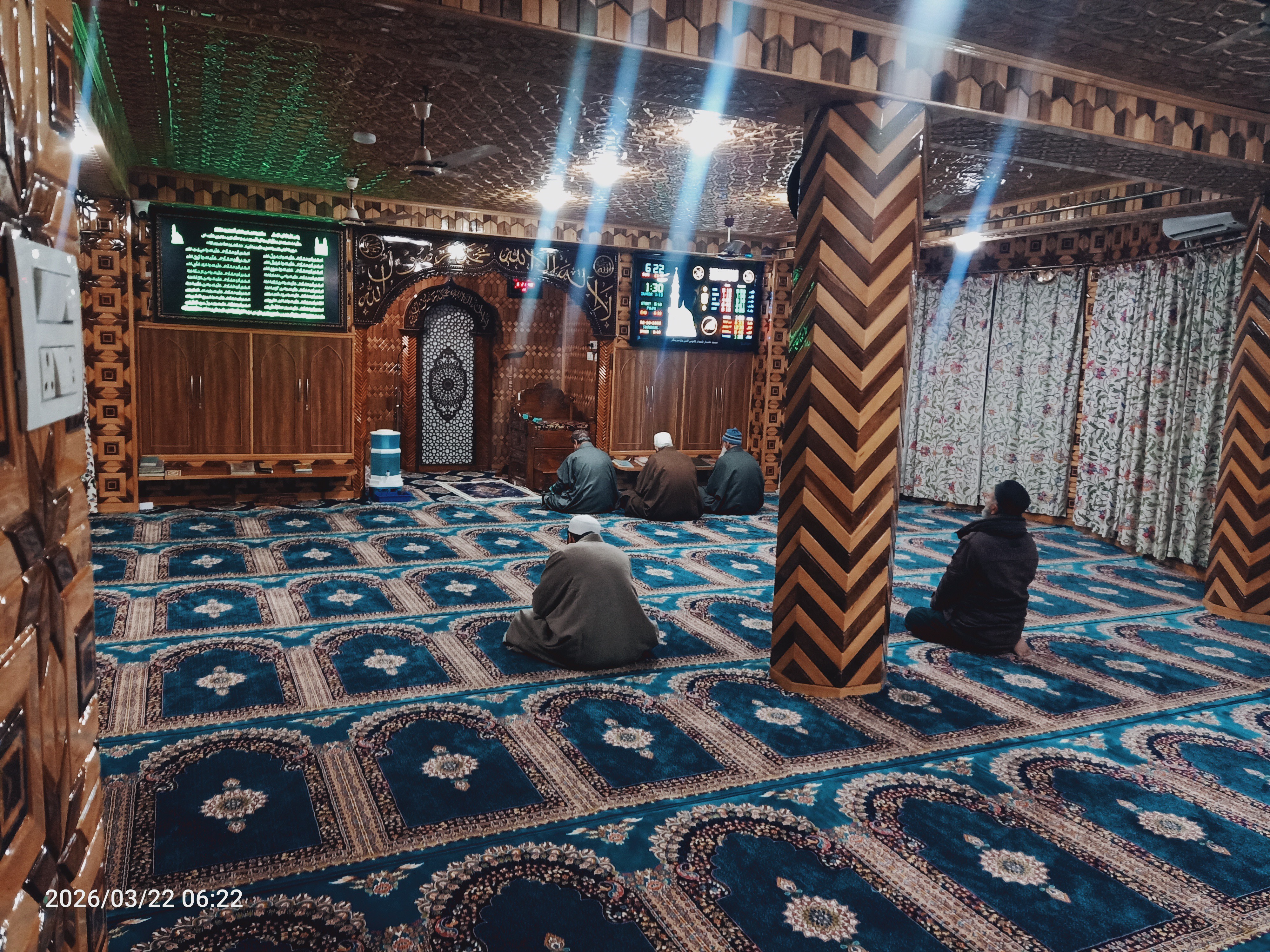Masjid Alamdar