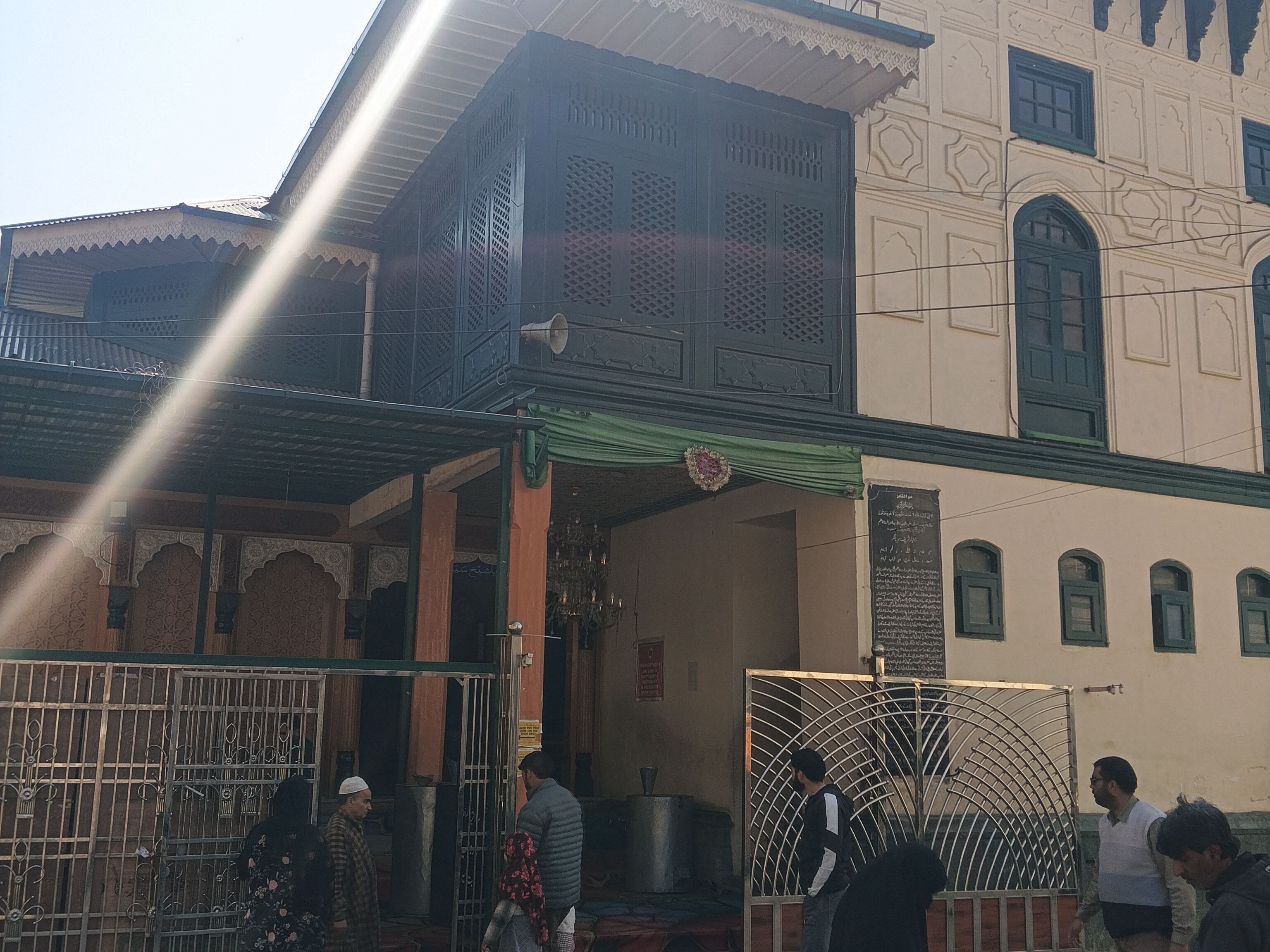 Masjid Dastgeer Sahib
